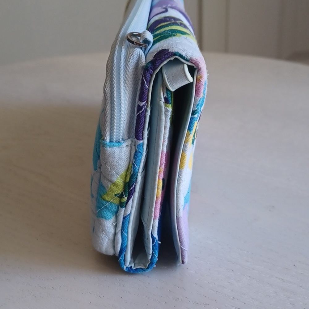 Vera Bradley RFID Wallet In The Marion Floral Pattern - Picture 6 of 17